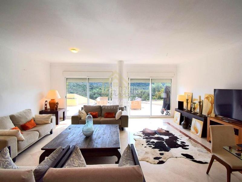 Foto 7630b555-1b7c-4931-ac23-aa4df91239ad. Piccolo appartamento con piscina in Sotogrande alto Sotogrande