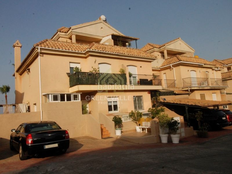 Foto df8ad1c9-d2f5-431d-ac08-748abe163316. Casa adossada amb calefacció aparcament piscina a La Alcaidesa