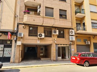 Alquiler Oficina en Calle estatuto 6. Amplio entresuelo en zona capuchinos