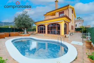 Xalet a Carrer santa llúcia 17. Chalet con piscina