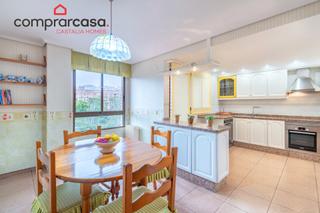 Appartement à Carrer del romani 2. Espectacular piso con dos terrazas .