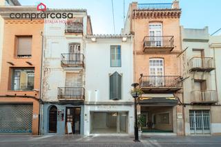 Haus in Carrer d'alloza 56. Casa con posibilidades en el centro de la ciudad