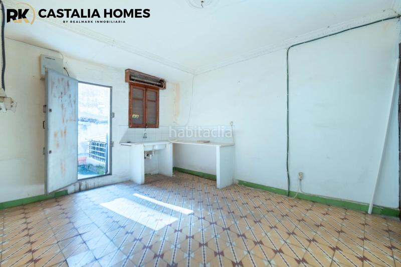 Foto b2d87bf4-8524-4170-93da-602e3163df87. Local comercial a carrer d'alloza 56 a Casco Histórico Castellón de la Plana