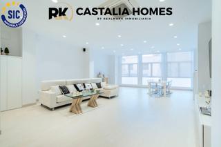 Casa adossada en Carrer de nez de arce 32. pleno centro!