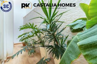 Casa adosada en Carrer de núñez de arce 32. ¡pleno centro!