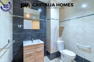 Local Comercial a Carrer d'alcossebre 42. ¡ estupendo local reformado para el negocio o casa de tus sueños
