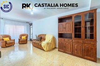 Appartement à Avinguda del cardenal costa 46. Espacioso y luminoso piso 4 dormitorios !!