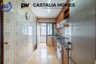 Pis a Avinguda del cardenal costa 46. Espacioso y luminoso piso 4 dormitorios !!