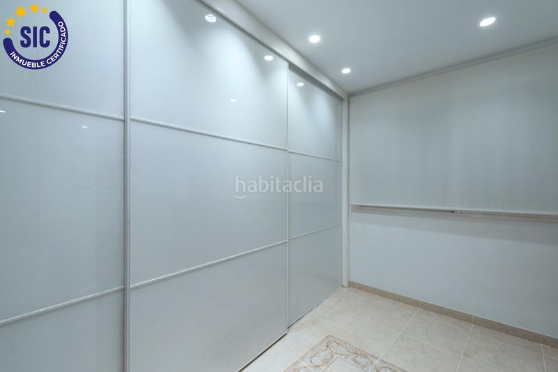Foto e2495b86-d98f-4c26-9d13-334c3090bb52. Edificio en carrer de núñez de arce 32 edificio céntrico en Castellón de la Plana