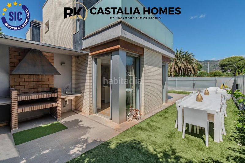 Foto e8e42f64-fd14-4a1b-bcd9-4d2c2e9df0ff. Chalet en gran avinguda jaume i 202 chalet en zona terrers en Benicasim / Benicàssim