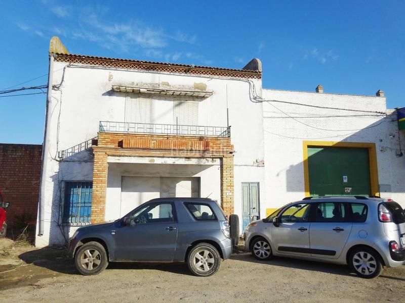 Foto 4257d703-f1be-4117-81a8-b236e37d742a. Bâtiment à usage industriel dans Palma del Condado (La)