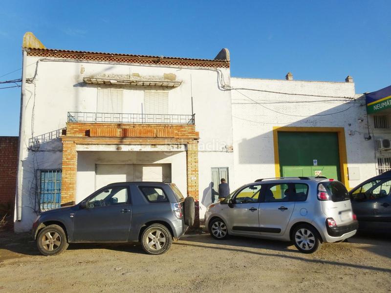 Foto 521a61d7-b711-48e0-91e5-a5c0368a4d11. Bâtiment à usage industriel dans Palma del Condado (La)