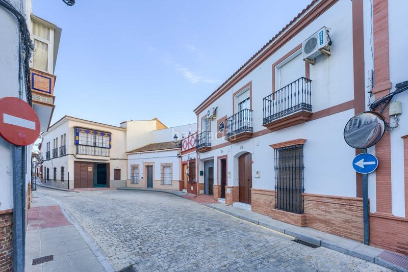 Foto 501e9887-ab8a-4859-b8e2-68e53ea28b0f. Casa adossada amb calefacció aparcament piscina a Palma del Condado (La)