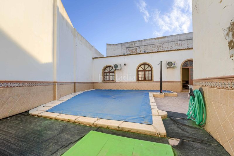 Foto f6300687-7e13-4b40-b8e8-b95aadab9042. Casa adossada amb calefacció aparcament piscina a Palma del Condado (La)