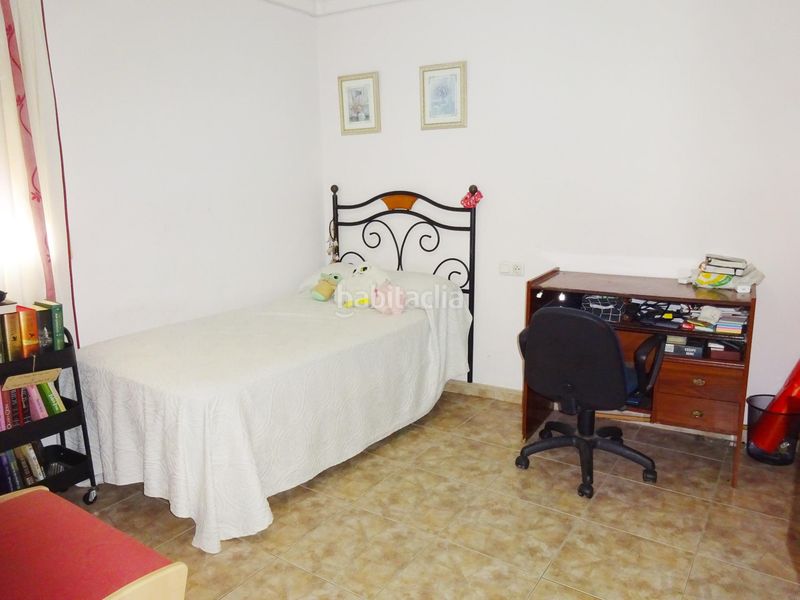 Foto 8f8ef8fa-0ef4-49f1-b33a-cd02a806e360. Casa adossada amb aparcament piscina a Palma del Condado (La)