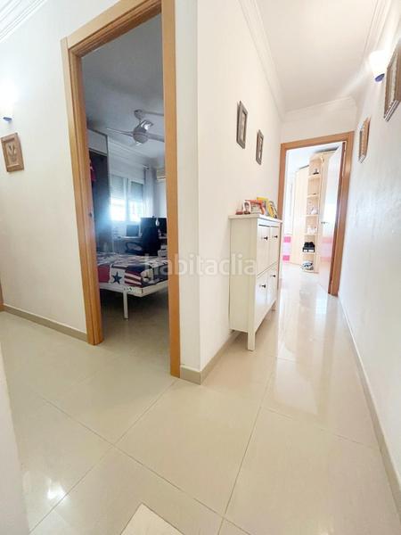 Foto 4735c527-bf66-42f5-8581-79904047165b. Reihenhaus mit parking in colores - entreparques Sevilla