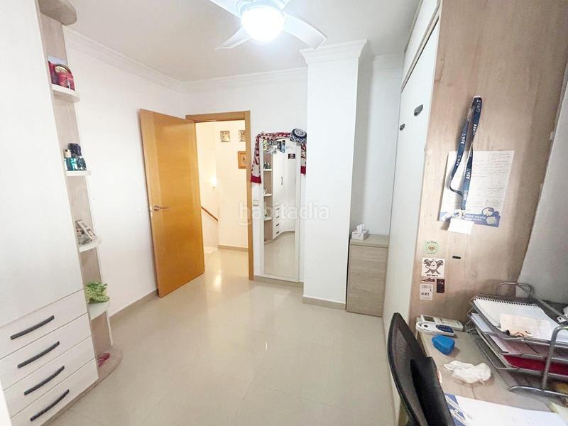 Foto 5cdc5fbc-59c6-4c6a-8951-84dcfde7c01c. Reihenhaus mit parking in colores - entreparques Sevilla