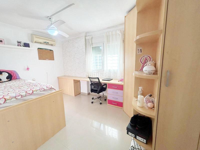 Foto 85ae828d-fa4b-49cf-ae97-e64515fd64ea. Reihenhaus mit parking in colores - entreparques Sevilla