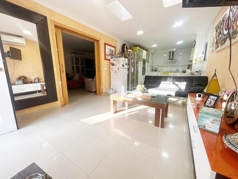 Foto 8e26fc29-ac48-47f6-b04a-88a937c7dae7. Reihenhaus mit parking in colores - entreparques Sevilla