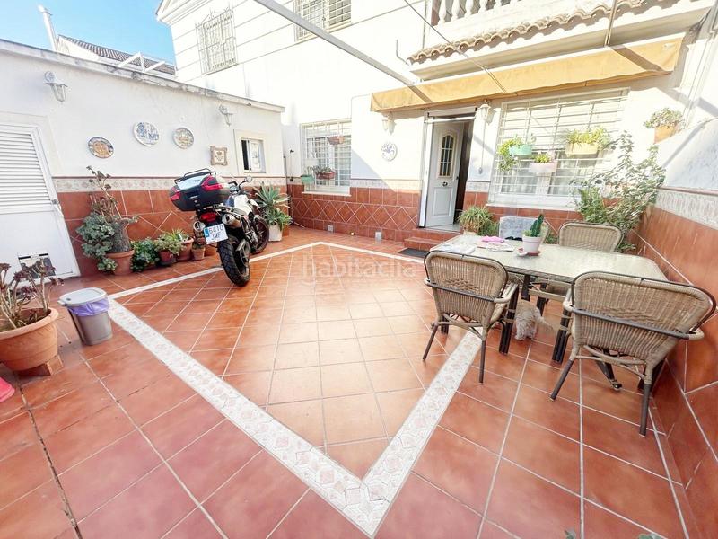 Foto 90add6ec-a27d-4b47-a489-3185d523b8fb. Reihenhaus mit parking in colores - entreparques Sevilla