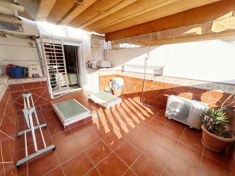 Foto c7090f2a-3db3-45f8-92b0-aca9681161fa. Reihenhaus mit parking in colores - entreparques Sevilla