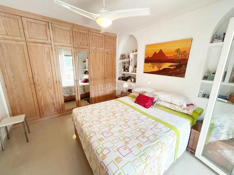 Foto eff2b67b-c76f-4a72-b03c-63a8b8cecf7d. Reihenhaus mit parking in colores - entreparques Sevilla