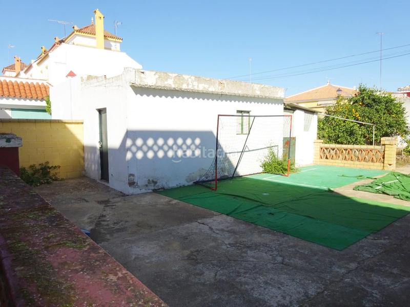 Foto 30e05579-fb3e-4521-b4c3-18d01f908d93. Chalet mit parking in Sanlúcar la Mayor