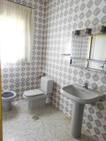 Foto 379baba5-0c14-4fbe-8289-cd268ae923e0. Chalet mit parking in Sanlúcar la Mayor