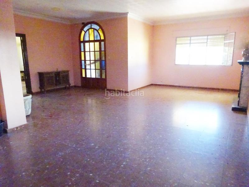 Foto cb9a64bf-116a-4a18-8cfa-efe6e3f08ff2. Chalet mit parking in Sanlúcar la Mayor