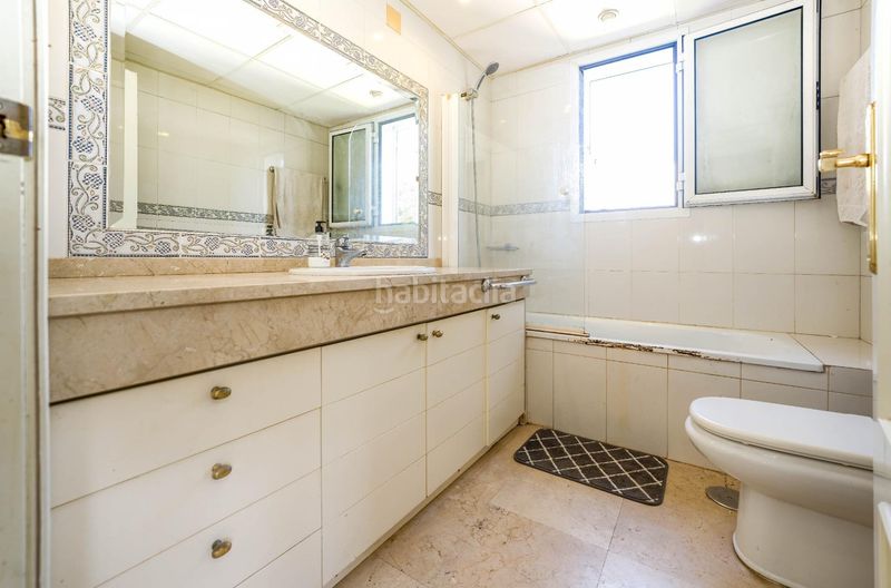 Foto a26085d5-a4f9-43f9-92ea-8ece6ecc9b10. Xalet amb aparcament a El Zaudín - Club de Golf Bormujos