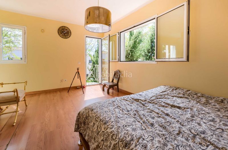 Foto c7e28a2d-d298-48e2-a3d7-8db4e772f5a0. Xalet amb aparcament a El Zaudín - Club de Golf Bormujos