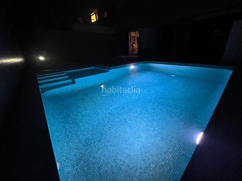 Foto 7235b0a9-c100-44fa-b8c0-f7a36ef0be0a. Casa aparellada amb aparcament piscina a Loreto Espartinas