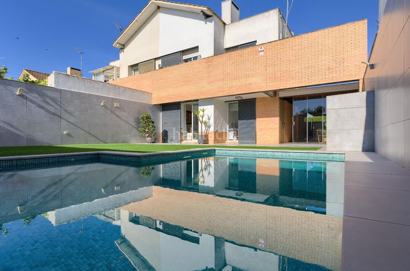 Foto a400f3cb-c6ba-41ca-ac7f-e270ec3a8258. Casa aparellada amb aparcament piscina a Loreto Espartinas