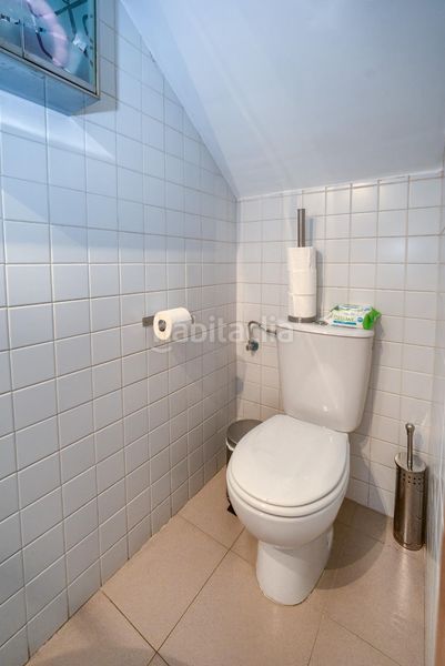 Foto a528dec1-1d04-4cd4-9fd1-7782cae0c4d8. Casa aparellada amb aparcament piscina a Loreto Espartinas