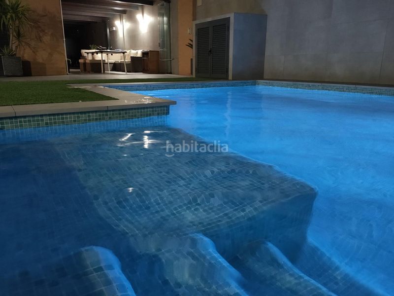Foto aae8c4ad-2bad-4d3c-8c78-54b15a435180. Casa aparellada amb aparcament piscina a Loreto Espartinas