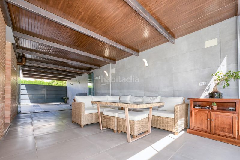 Foto ace60c71-d77e-4f0e-9ef7-1681e41bb4d4. Casa aparellada amb aparcament piscina a Loreto Espartinas