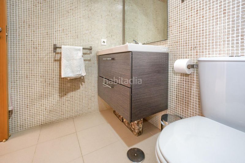 Foto d1942c44-6890-4400-a94e-247bc06aabd5. Casa aparellada amb aparcament piscina a Loreto Espartinas