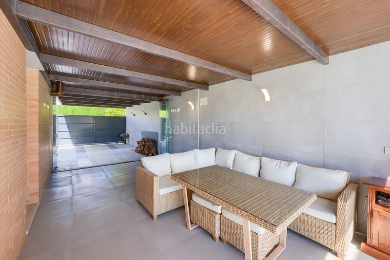 Foto d24c8962-679d-4dd5-8a36-10c07a4e93b8. Casa aparellada amb aparcament piscina a Loreto Espartinas