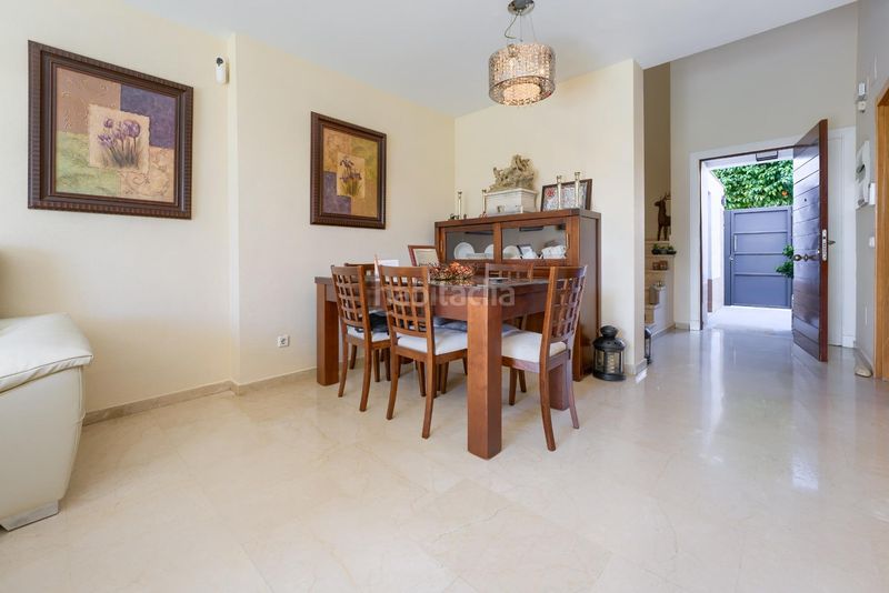 Foto d86c8de7-9760-4aa3-9a56-462ffdcdd25e. Casa aparellada amb aparcament piscina a Loreto Espartinas