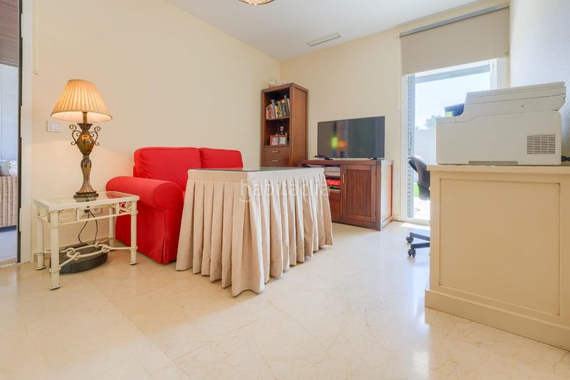 Foto db239abd-f764-4d03-aca5-6fedcf0a10bf. Casa aparellada amb aparcament piscina a Loreto Espartinas