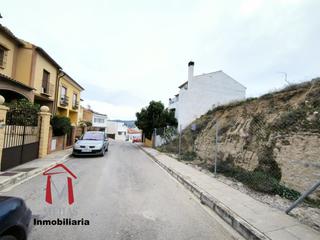 Terreno residencial en Fuentemora. Se vende parcela con 155m2 en alminares, ideal para construir tu