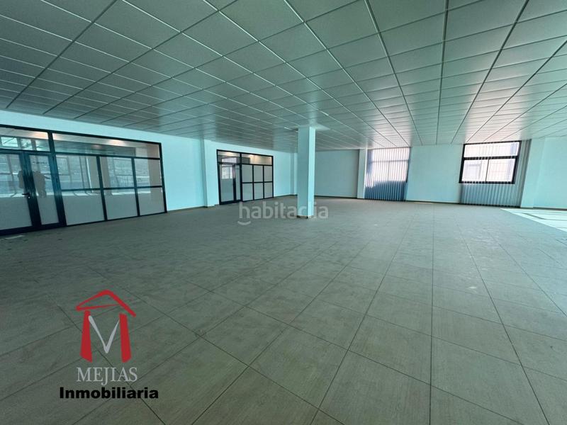 Foto 2b76a2db-9e2d-4eae-a05d-ed804e2ebf4f. Ufficio con riscaldamento parcheggio in Zona de la Vega Antequera