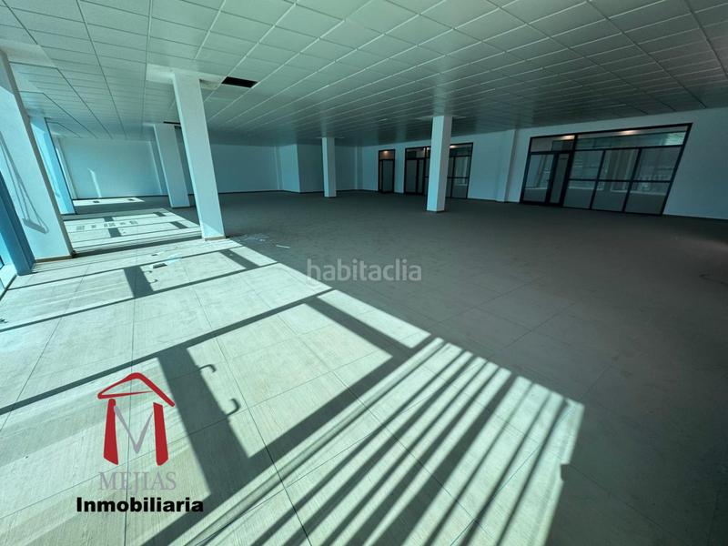 Foto c0d8d2cb-c648-4003-b070-0973b3ace799. Ufficio con riscaldamento parcheggio in Zona de la Vega Antequera