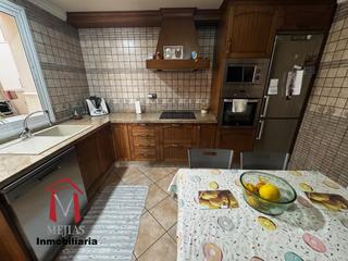 Casa adossada a Zona de la Vega. Adosado en urb la quinta, perfecto estado,  cochera con trastero