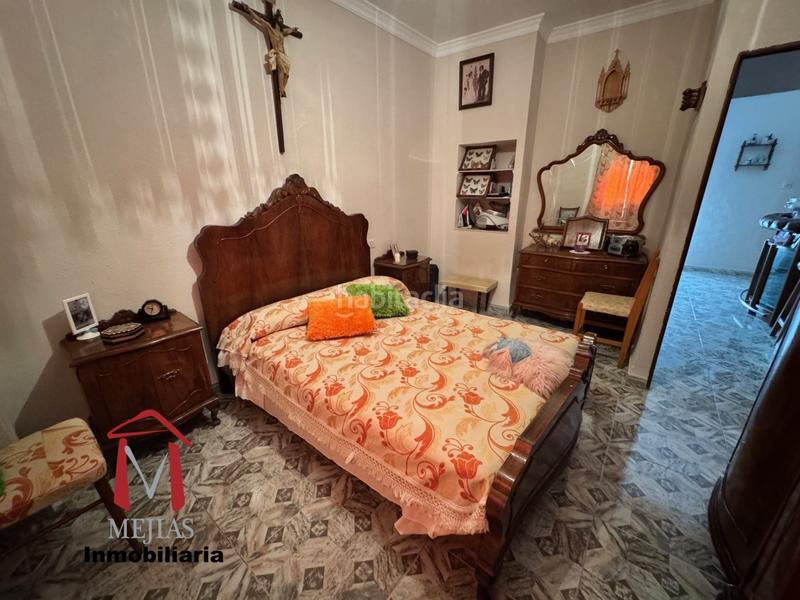 Foto f24ce387-ecda-4945-a899-253bf620f44f. Casa a Cueva de Menga Antequera