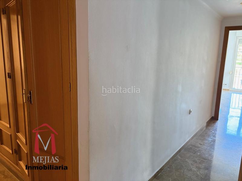 Foto a7d6a082-0f60-467d-9d9c-8650120d505b. Pis amb calefacció aparcament a Centro Antequera