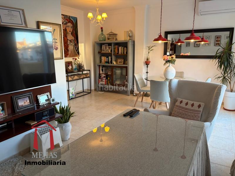 Foto 026fd7e3-0eeb-4c7e-97a4-d9109ca00df6. Chalet buscas el hogar de tus sueños ? lo tenemos para ti! este maravilloso chalet es la combinación perfecta de confort, ele en Antequera