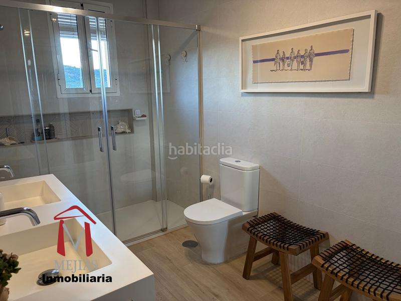 Foto 5c911b18-bc71-4c22-beeb-978f017b9765. Chalet buscas el hogar de tus sueños ? lo tenemos para ti! este maravilloso chalet es la combinación perfecta de confort, ele en Antequera