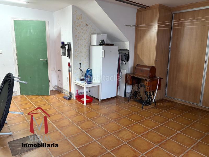 Foto 8669e010-ba9b-4c0d-bbd8-961d3e293170. Chalet buscas el hogar de tus sueños ? lo tenemos para ti! este maravilloso chalet es la combinación perfecta de confort, ele en Antequera
