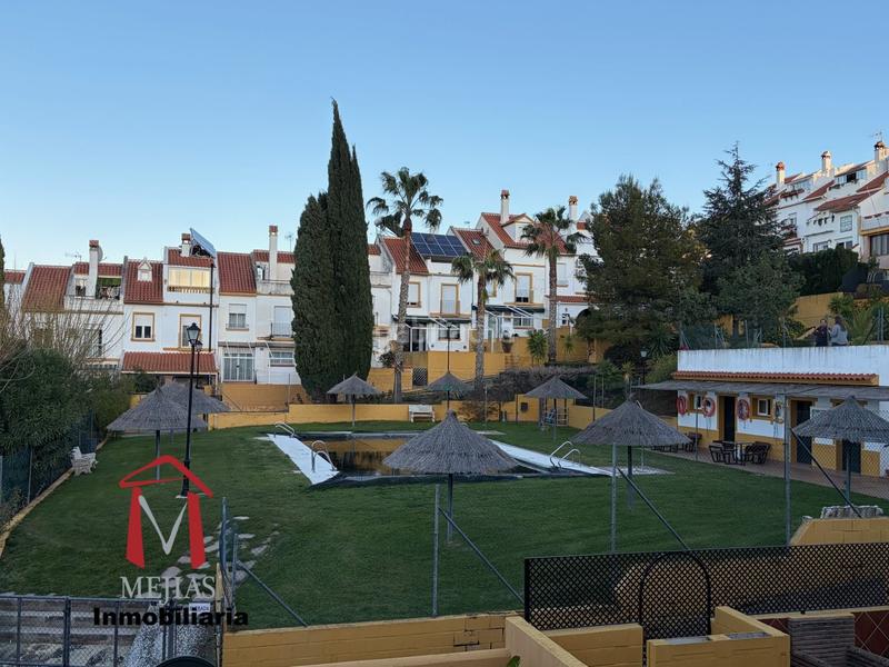 Foto 8af9cc25-b94d-4c9a-accc-8ea8b64c2f71. Chalet buscas el hogar de tus sueños ? lo tenemos para ti! este maravilloso chalet es la combinación perfecta de confort, ele en Antequera